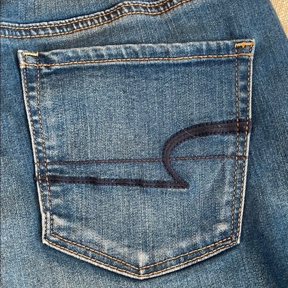 American Eagle Hi-Rise Shorties Super Stretchy - Picture 4 of 8